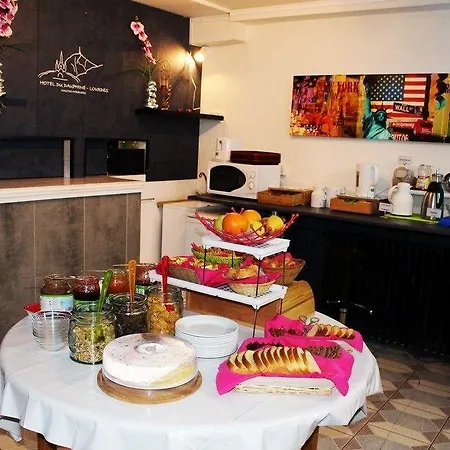 Le 13 Bvd Guest house