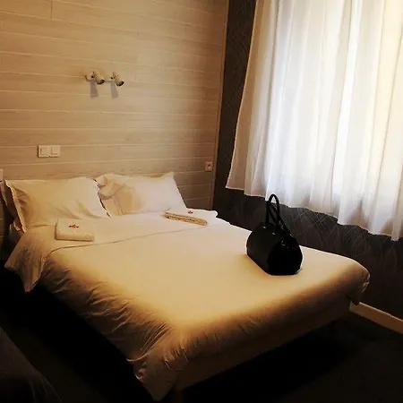 Le 13 Bvd Guest house 2*
