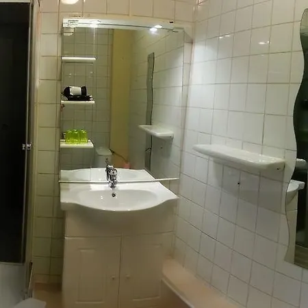 Le 13 Bvd Guest house Lourdes