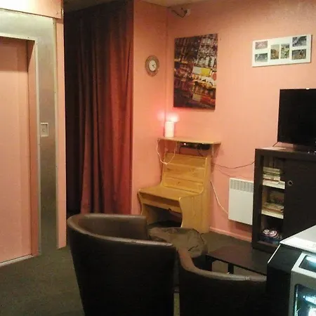 Guest house Le 13 Bvd 2*